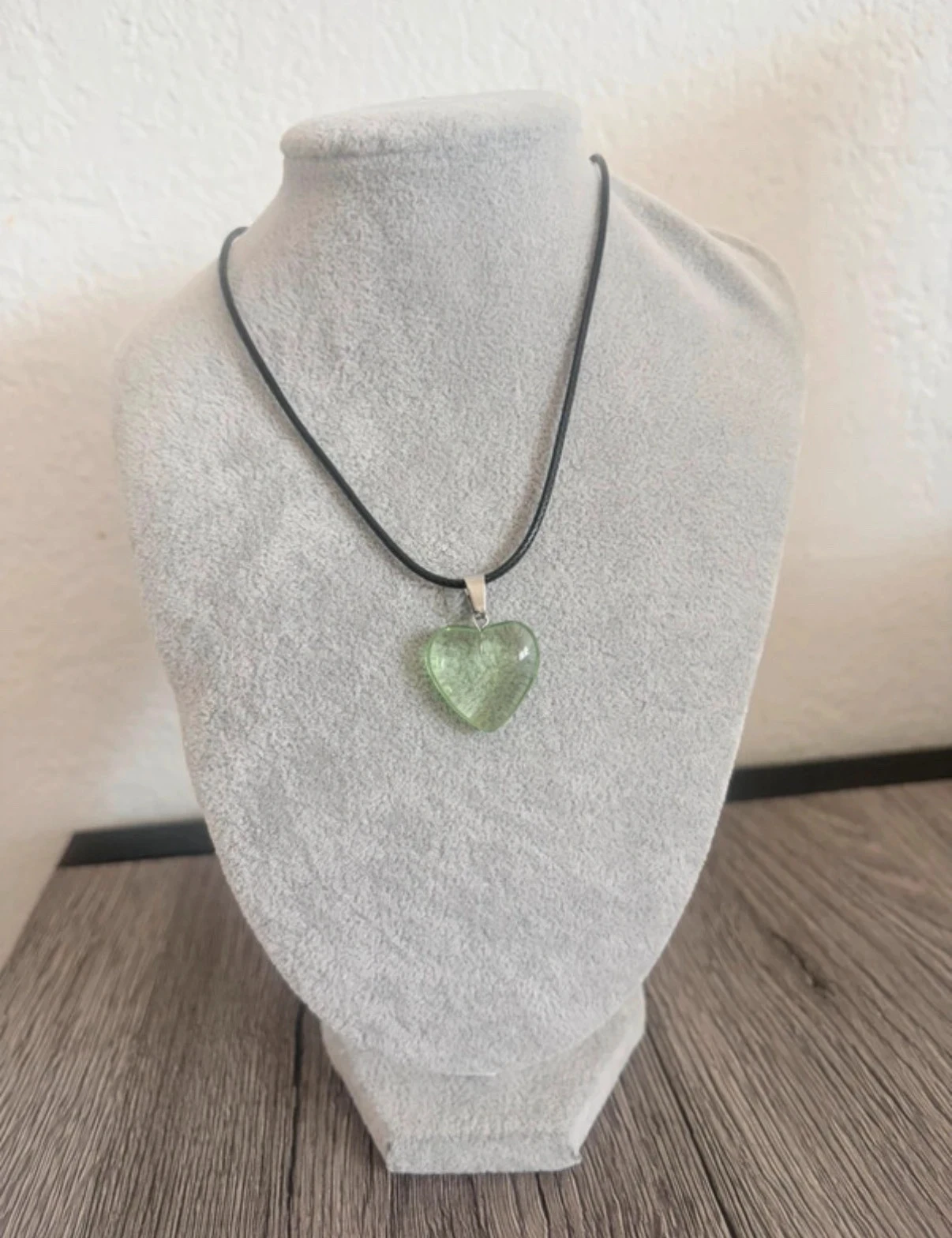 Necklace: Emerald Green Crystal Heart Pendant – photo 2